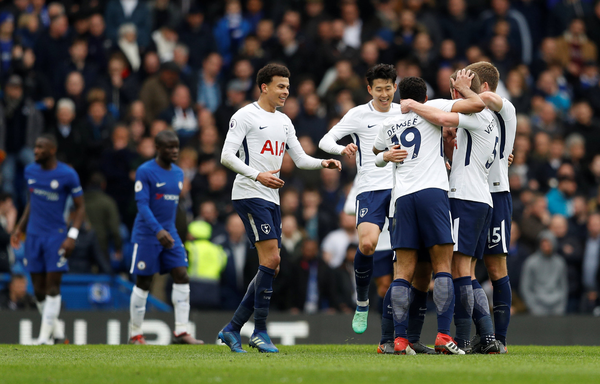 德天空：施洛特贝克因脚伤将缺席对阵卢森堡，有可能退出集训