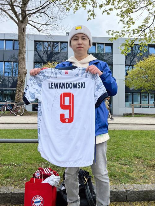 世界杯爆大冷！世界冠军0-2惨败，伊藤美诚剃光头，日本约战国乒