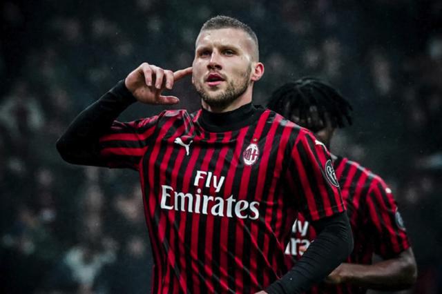 罗马诺：曼联已告知莱比锡准备正式报价谢什科