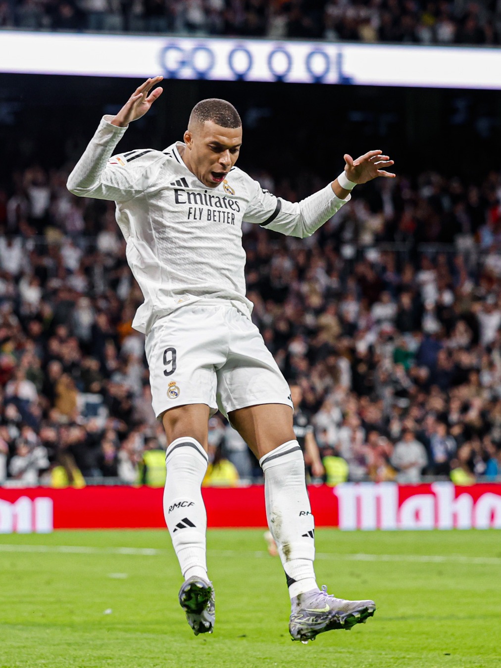 来者不善，柔佛新山马来超9场全胜，打入48球仅丢3球