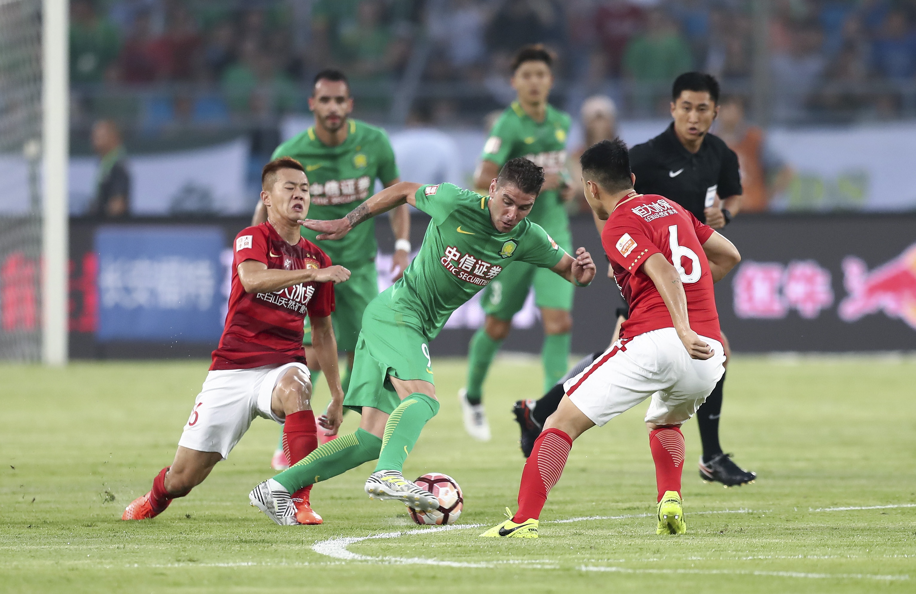 意甲：维罗纳VS亚特兰大，意甲神剧！谁能阻止亚特兰大进球狂潮？黄色火焰闯关