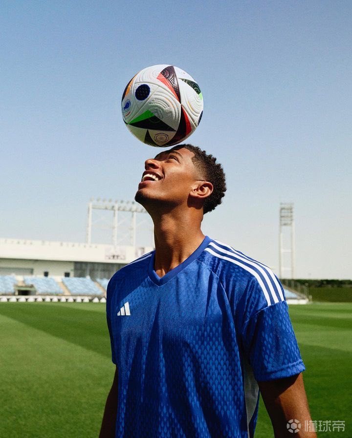 队史独一档！怀特生涯6次单场6三分+3帽，其他人合计3次