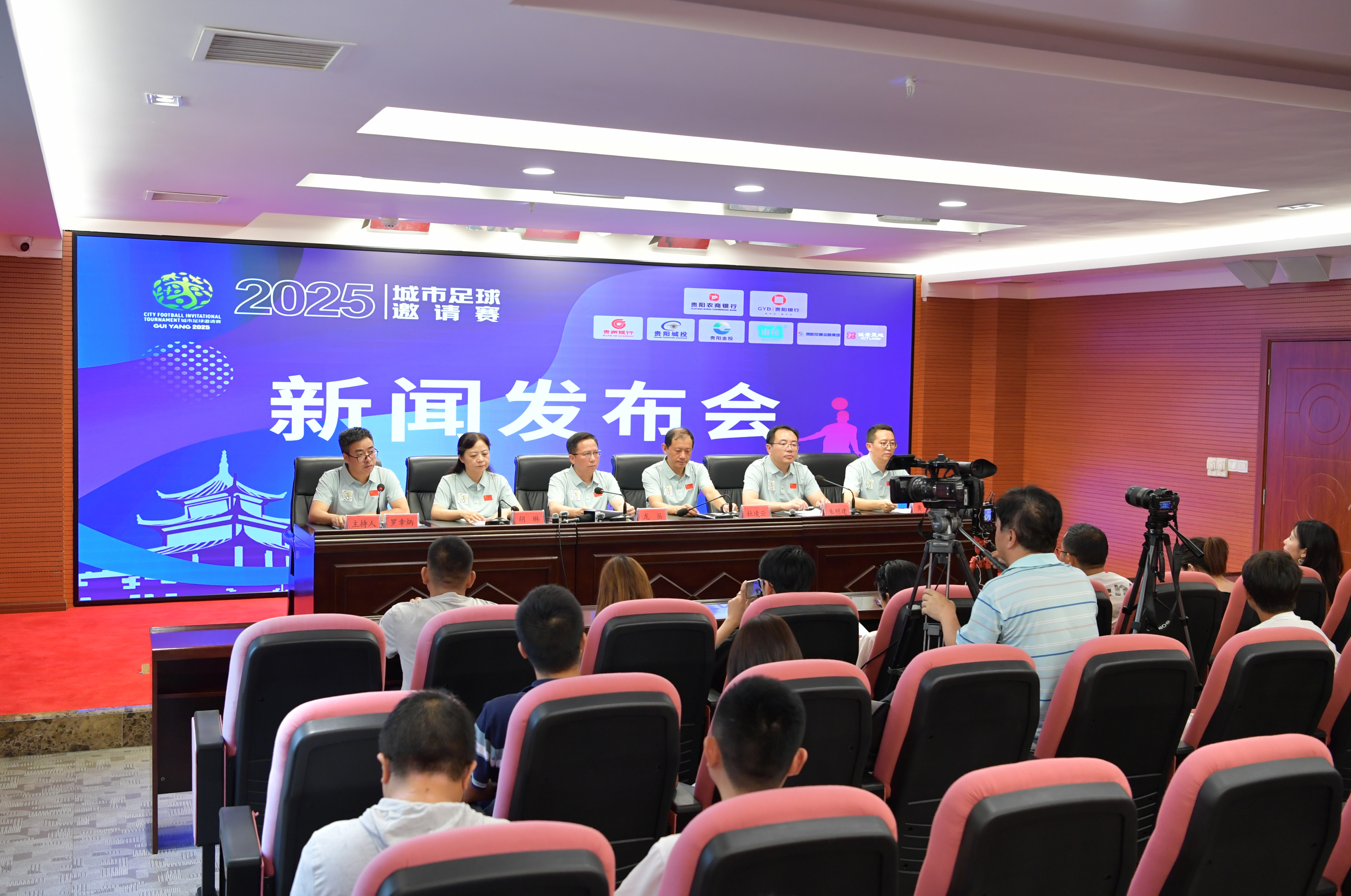 勇记：格林赛后穿着保护靴，但预计下一场仍可带伤出战